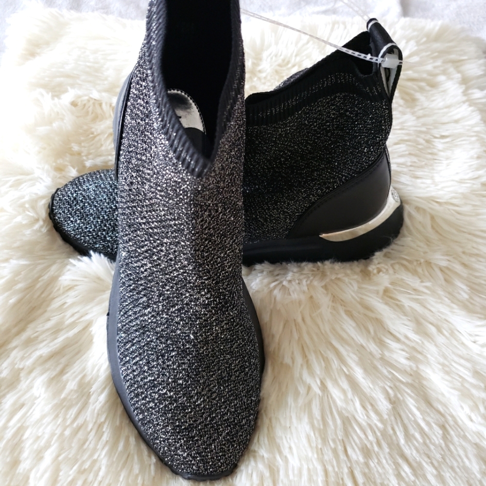MICHAEL KORS Bodie Black and Silver Metallic Knit Sneaker Bootie--NEW--7 - Picture 5 of 16